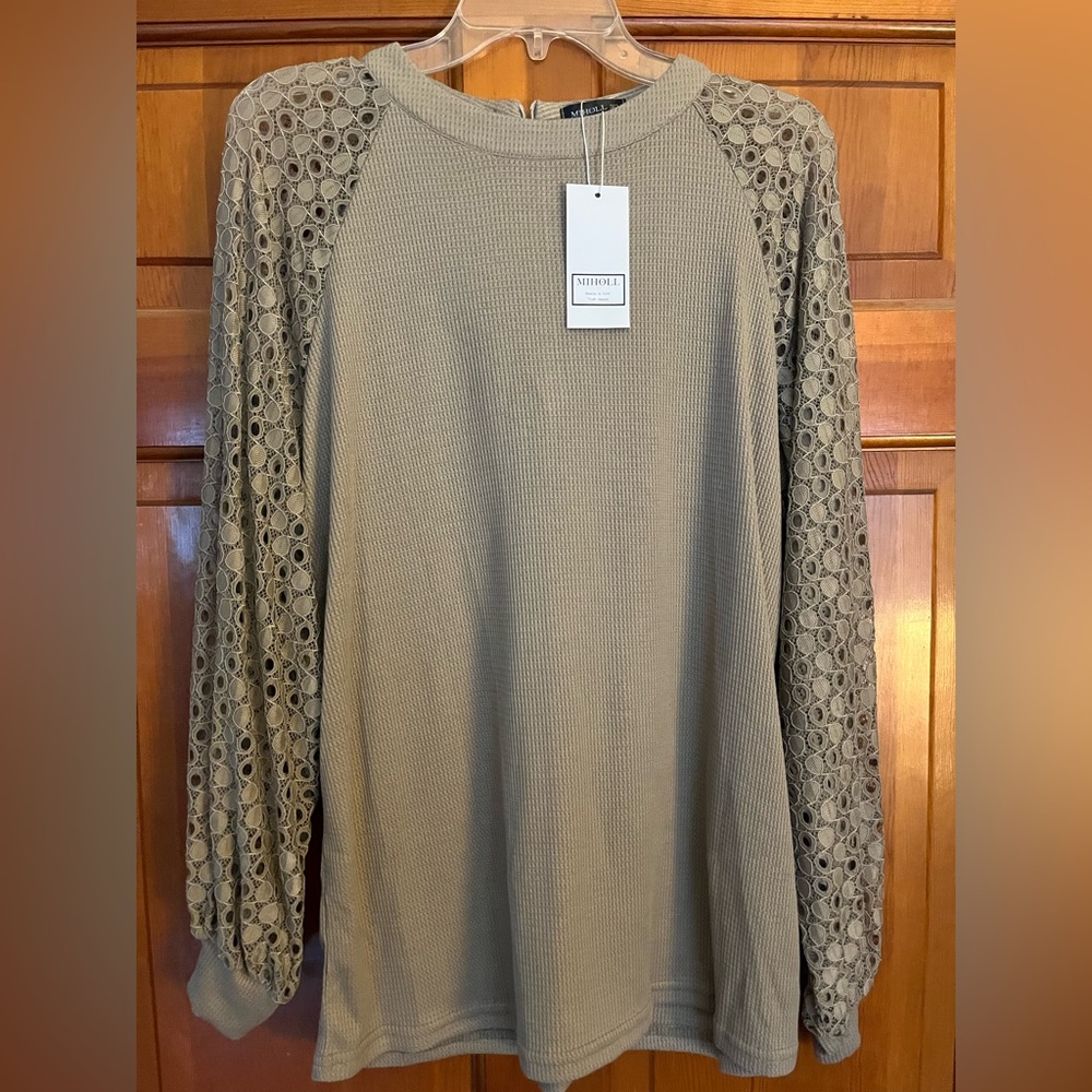 NWT - XL waffle knit blue with lace sleeves